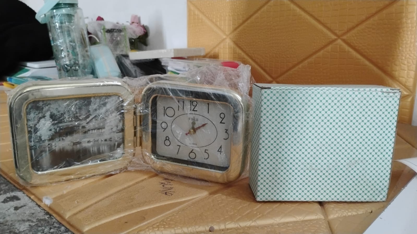 Plastic Foldable Desk Clock (1 Pc / With Box) Plastic Foldable Desk Clock (1 Pc / With Box)